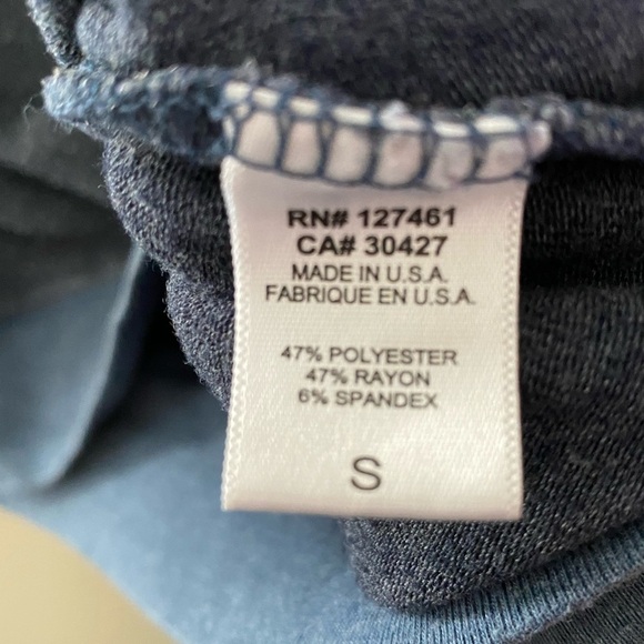 Women’s Wildfox Gray Heart Print Crewneck Sweater Size Small - Picture 4 of 4